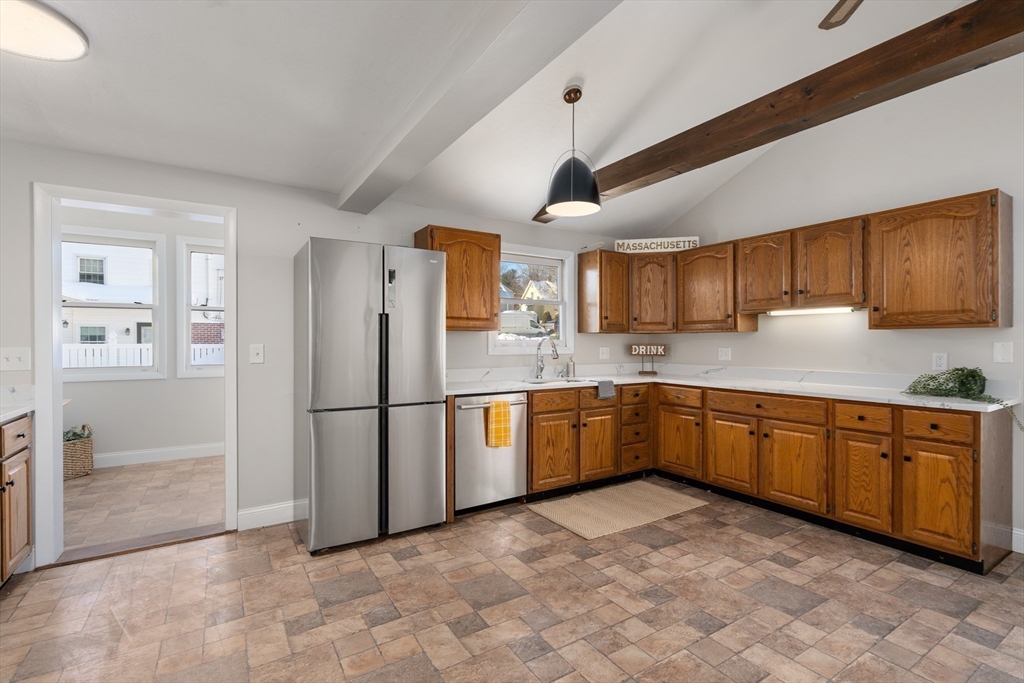 6 Nathaniel Street Worcester, MA 01604 - Photo 11 of 38