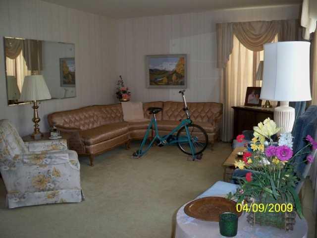 165 West Roberts Road Indianapolis, IN 46217 - Photo 2 of 10 Gallery Image 2
