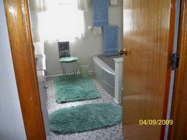 165 West Roberts Road Indianapolis, IN 46217 - Photo 8 of 10 Gallery Image 8