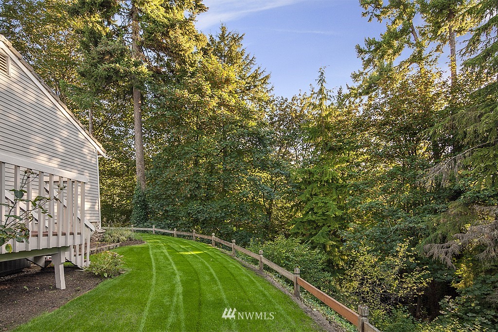 3906 Southwest Dash Point Road Federal Way, WA 98023 - Photo 3 of 25