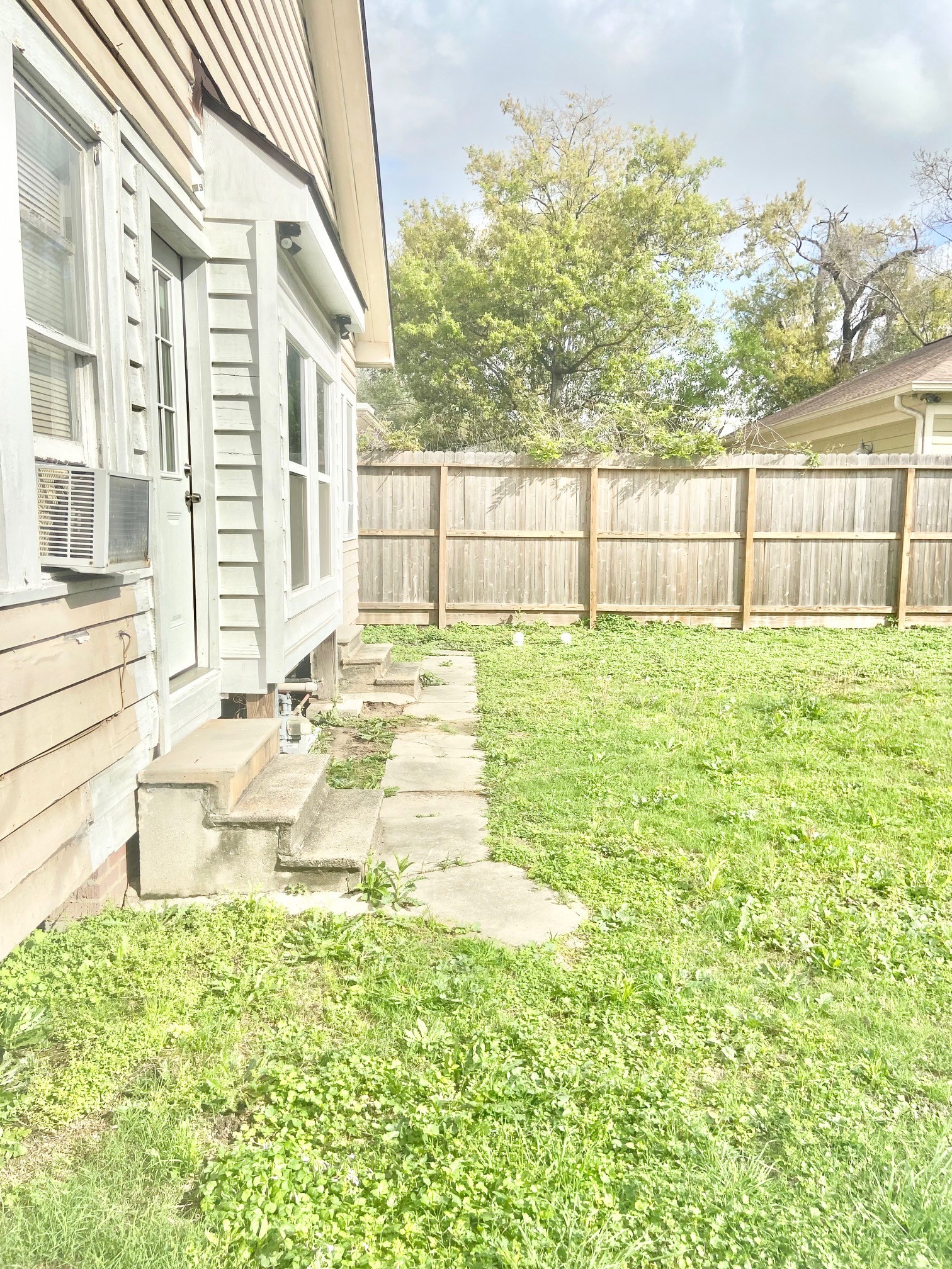 3310 Morrison Street Houston, TX 77009 - Photo 15 of 18 a view of a garden with a small buildings