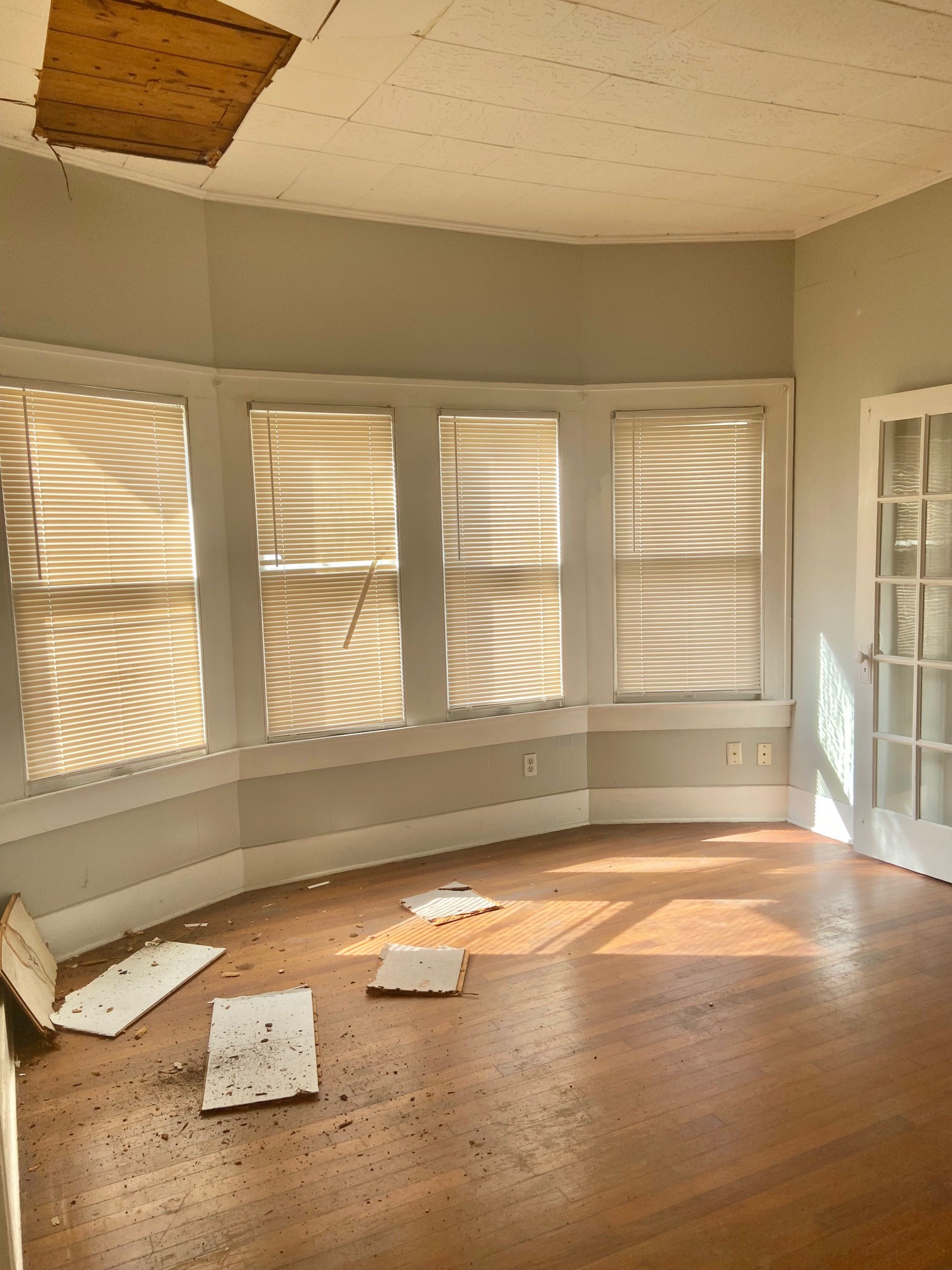 3310 Morrison Street Houston, TX 77009 - Photo 3 of 18 a view of empty room with window