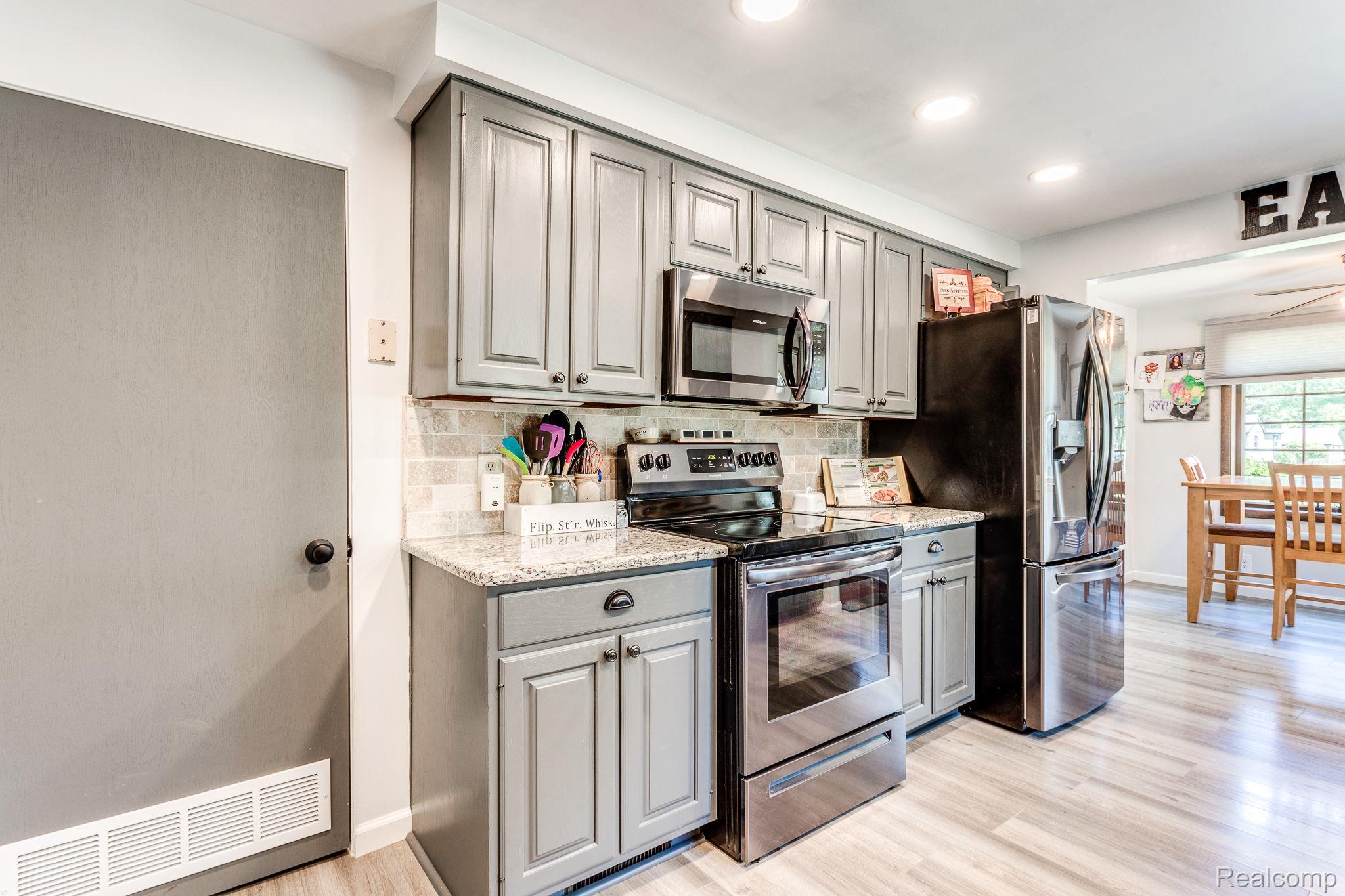 2455 Hueling Road Port Huron, MI 48060 - Photo 16 of 41 Gallery Image 16