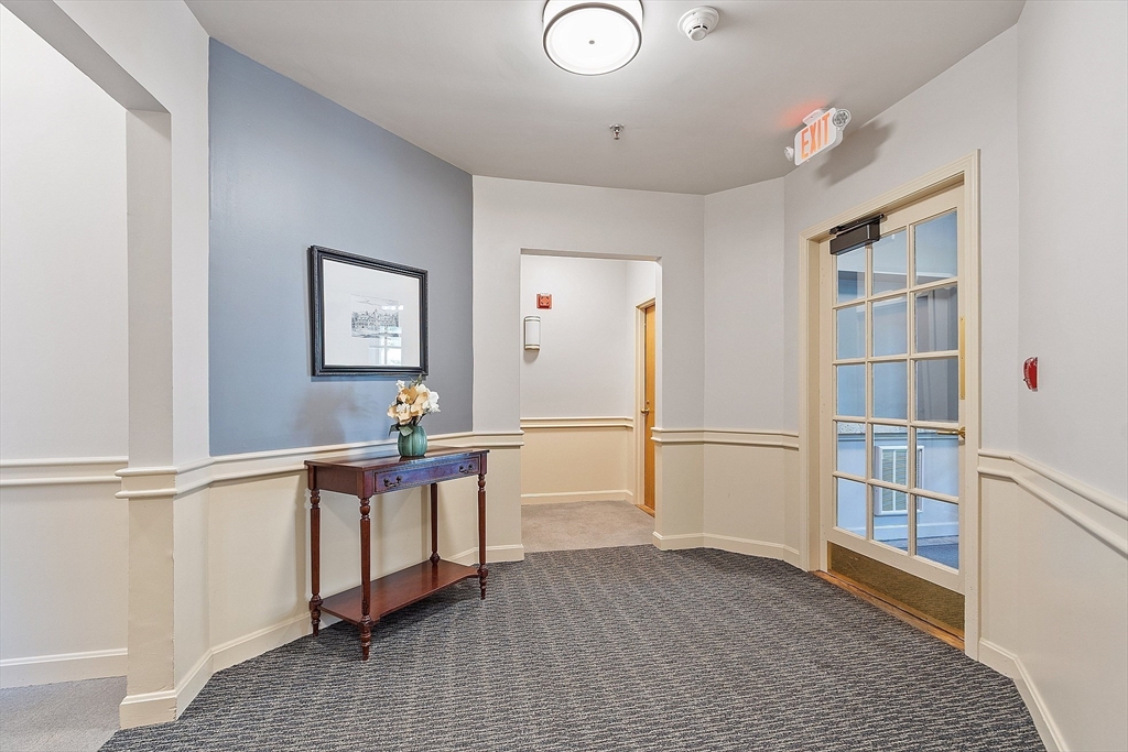 60 Glen Road, Unit 107 Brookline, MA 02445 - Photo 4 of 25 Gallery Image 4