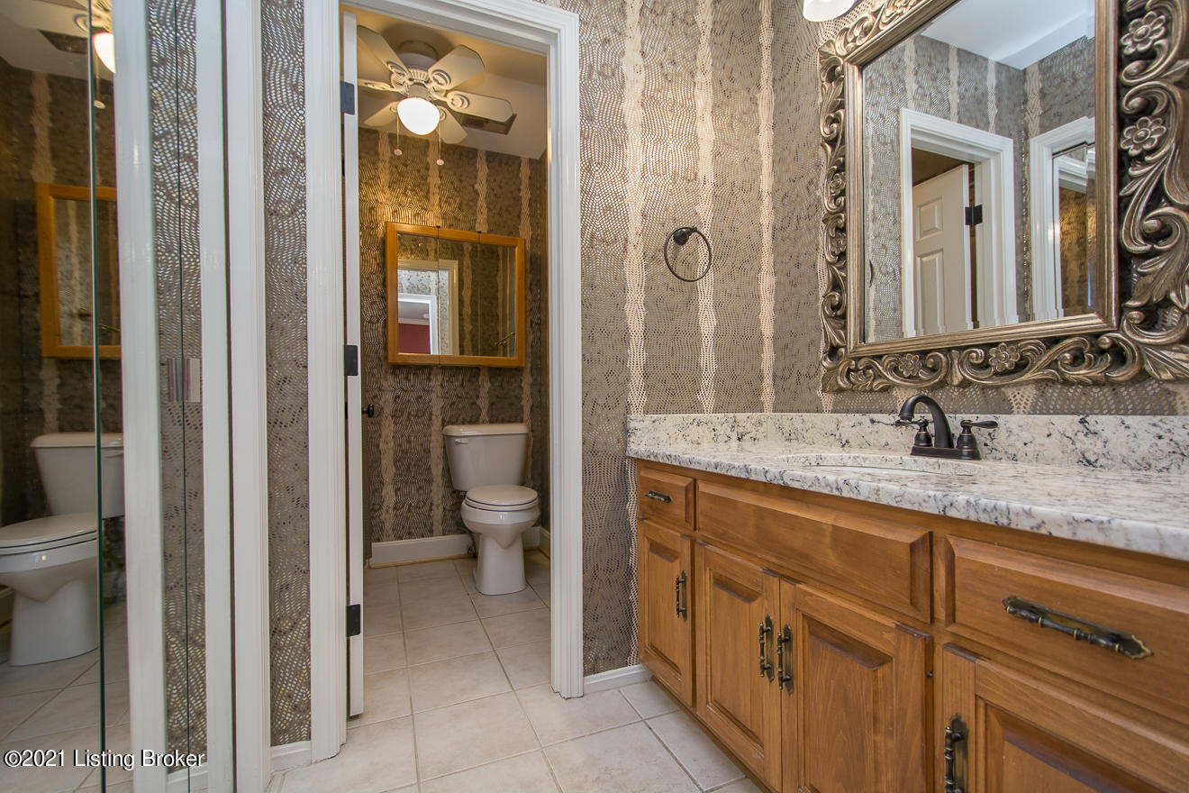 2805 Lexham Road Louisville, KY 40220 - Photo 25 of 54 Primary Bath