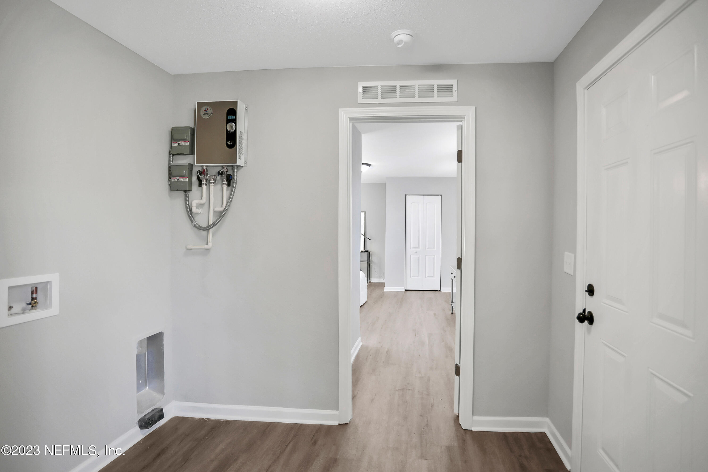 1532 Parrish Place Jacksonville, FL 32205 - Photo 16 of 32 Laundry