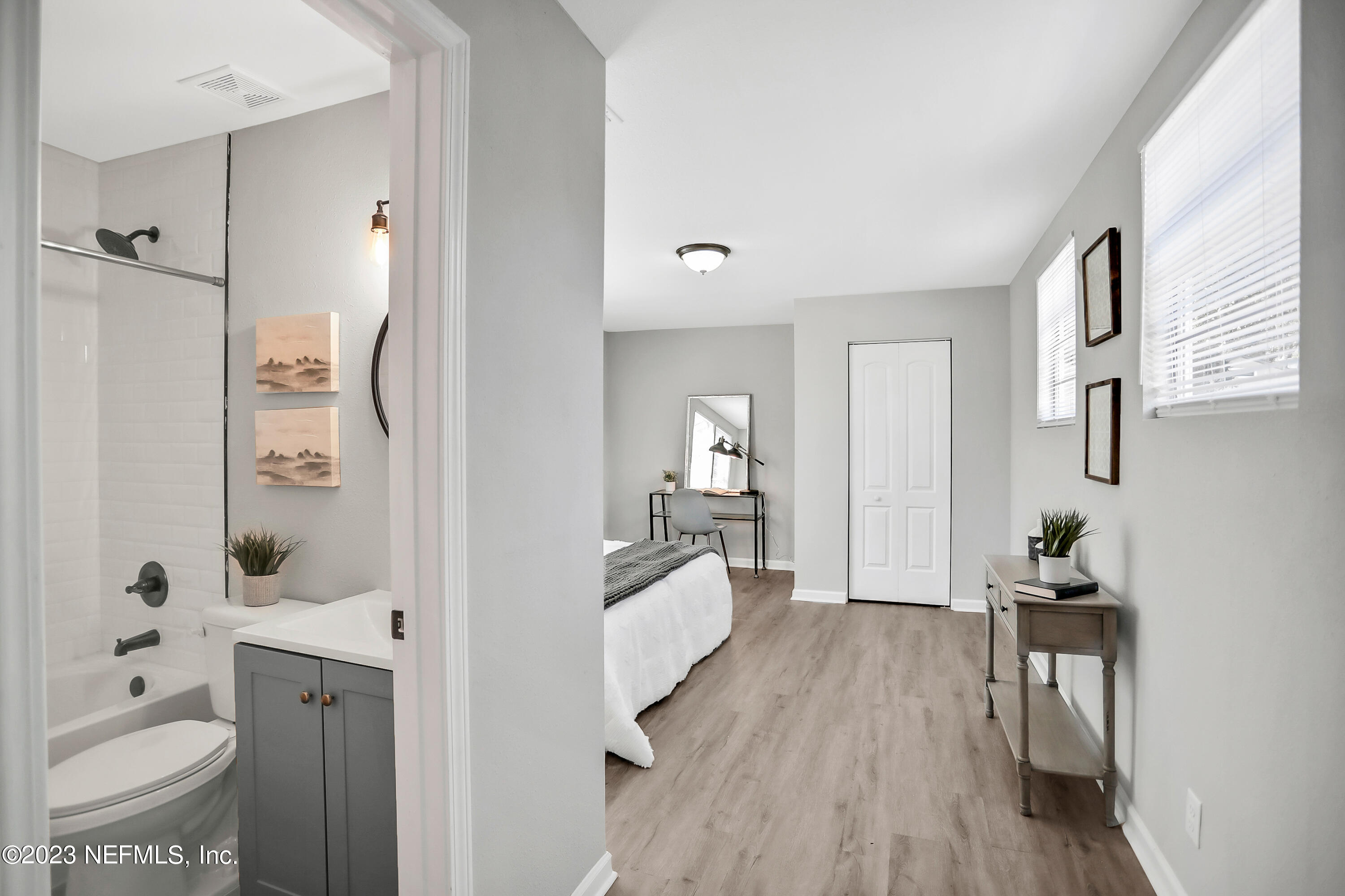 1532 Parrish Place Jacksonville, FL 32205 - Photo 20 of 32 Master Bath