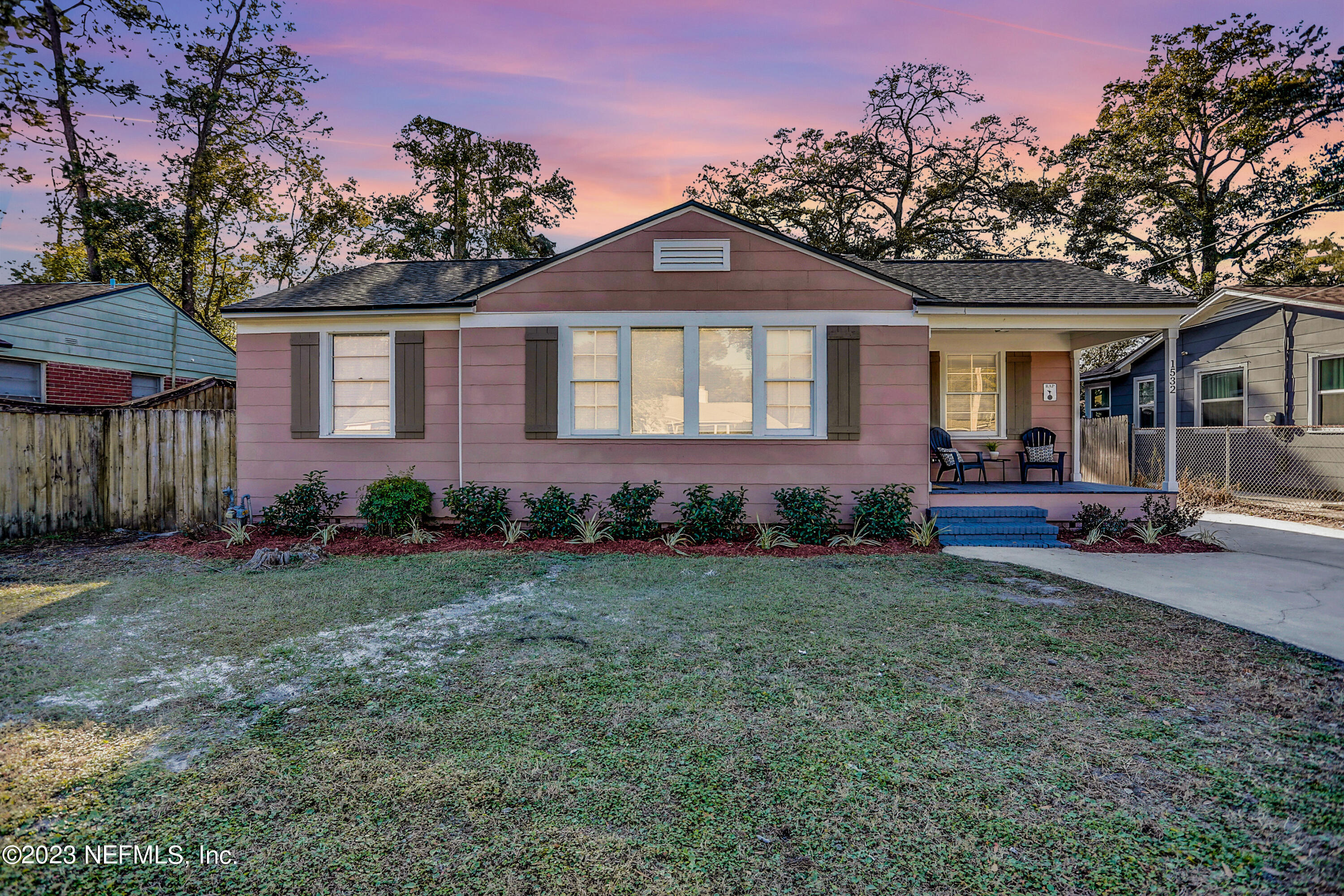 1532 Parrish Place Jacksonville, FL 32205 - Photo 2 of 32 Front of House evening