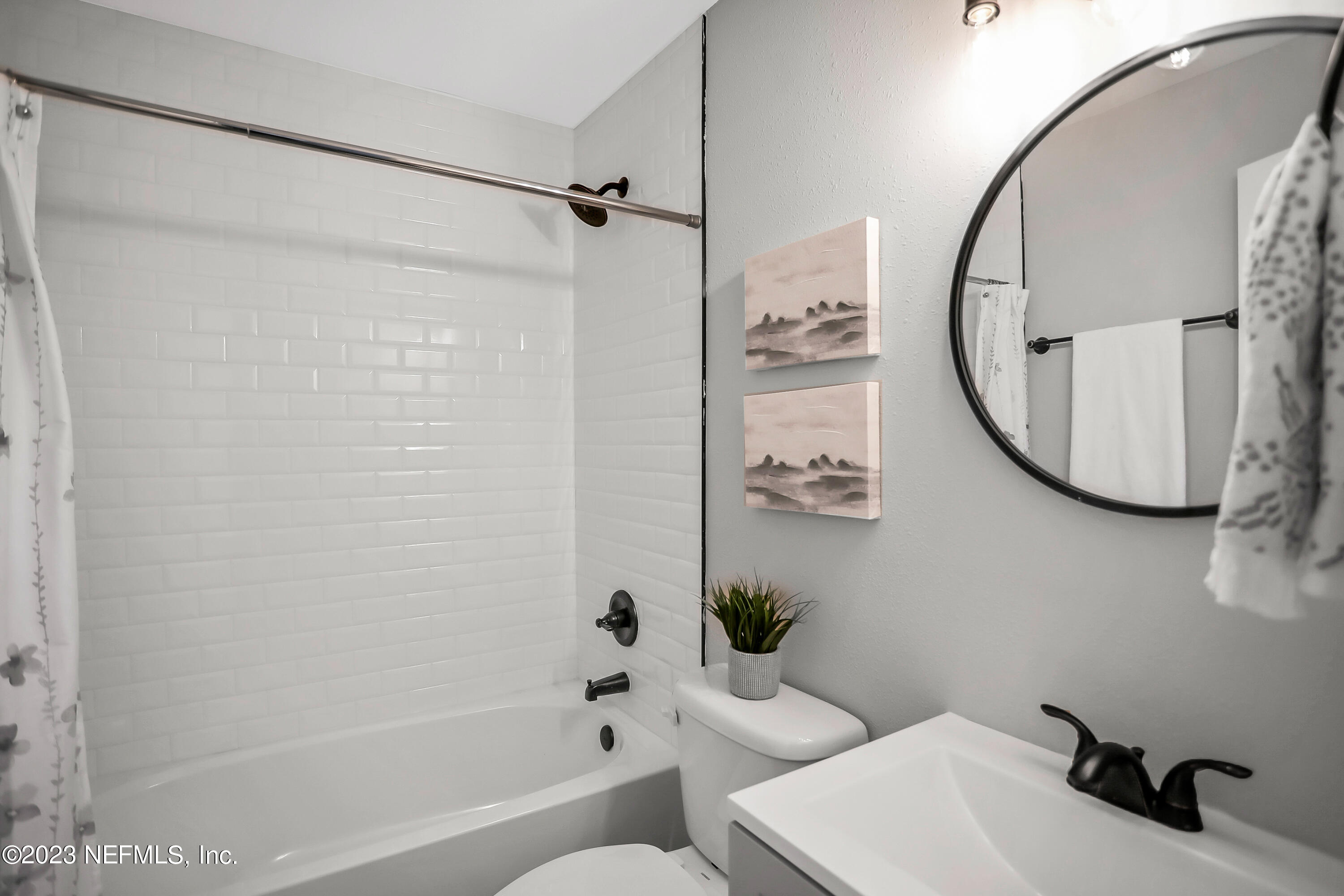 1532 Parrish Place Jacksonville, FL 32205 - Photo 21 of 32 Master Bathroom 2