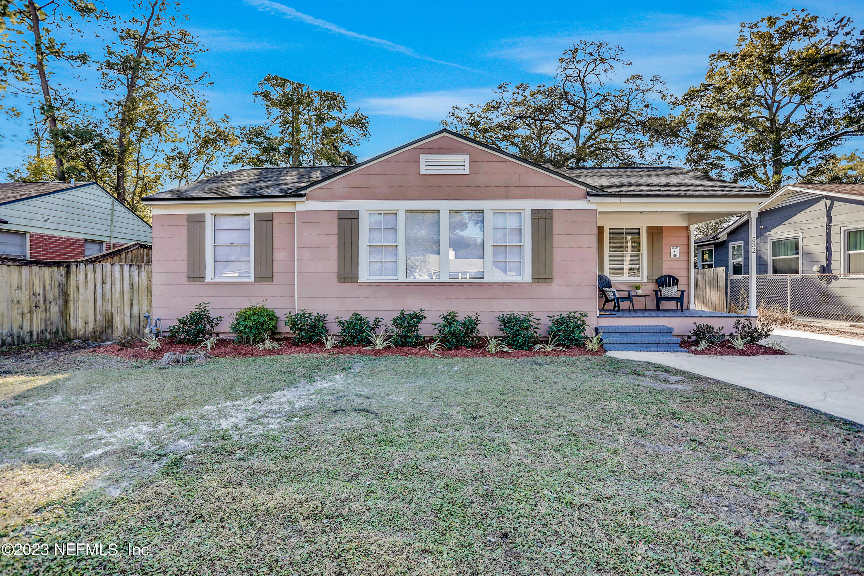 1532 Parrish Place Jacksonville, FL 32205 - Photo 3 of 32 Front of house