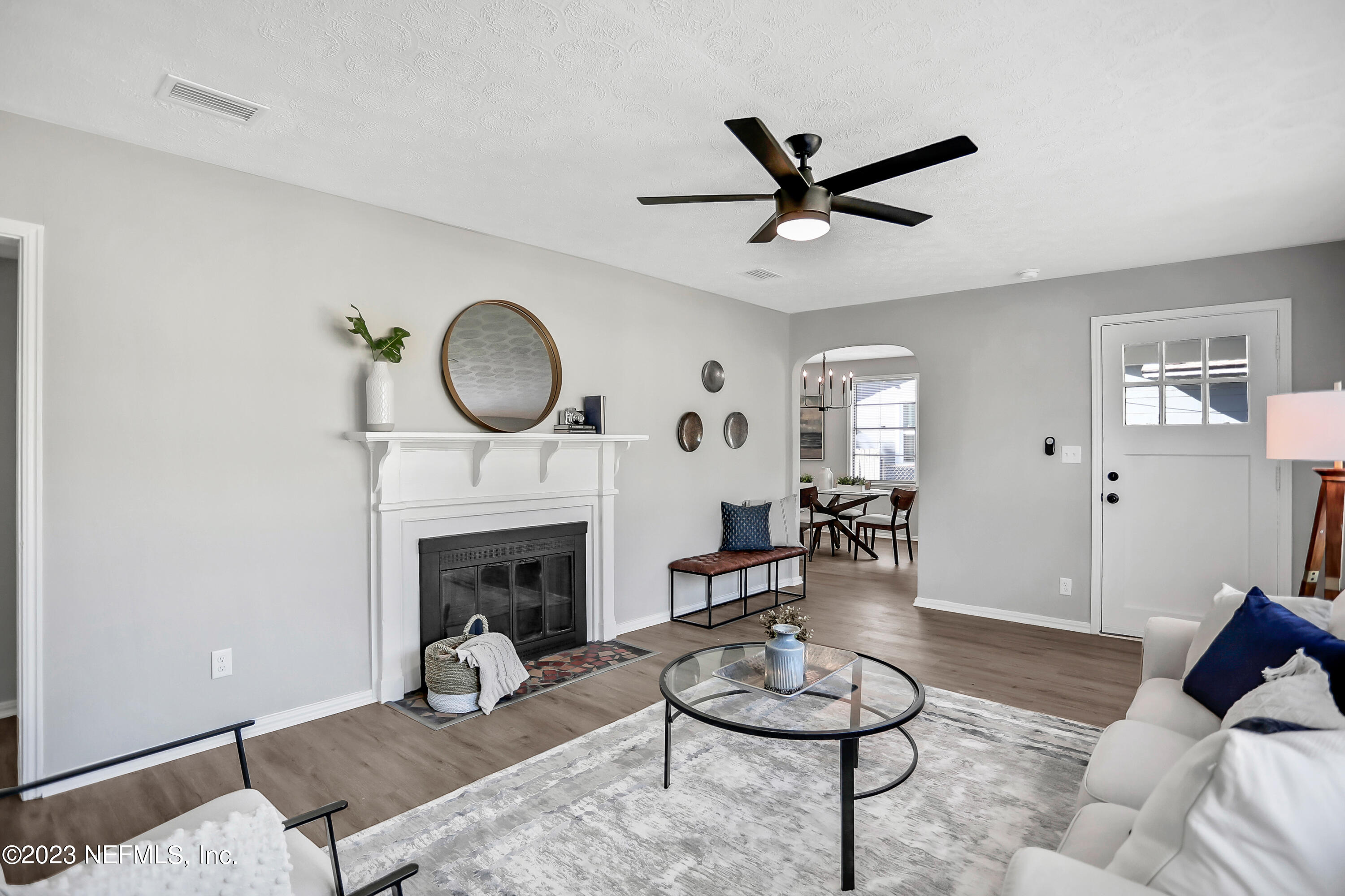 1532 Parrish Place Jacksonville, FL 32205 - Photo 8 of 32 Living room 3