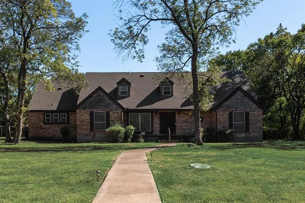 $350,000 | 102 South Royal Oak Drive, Duncanville, TX 75116