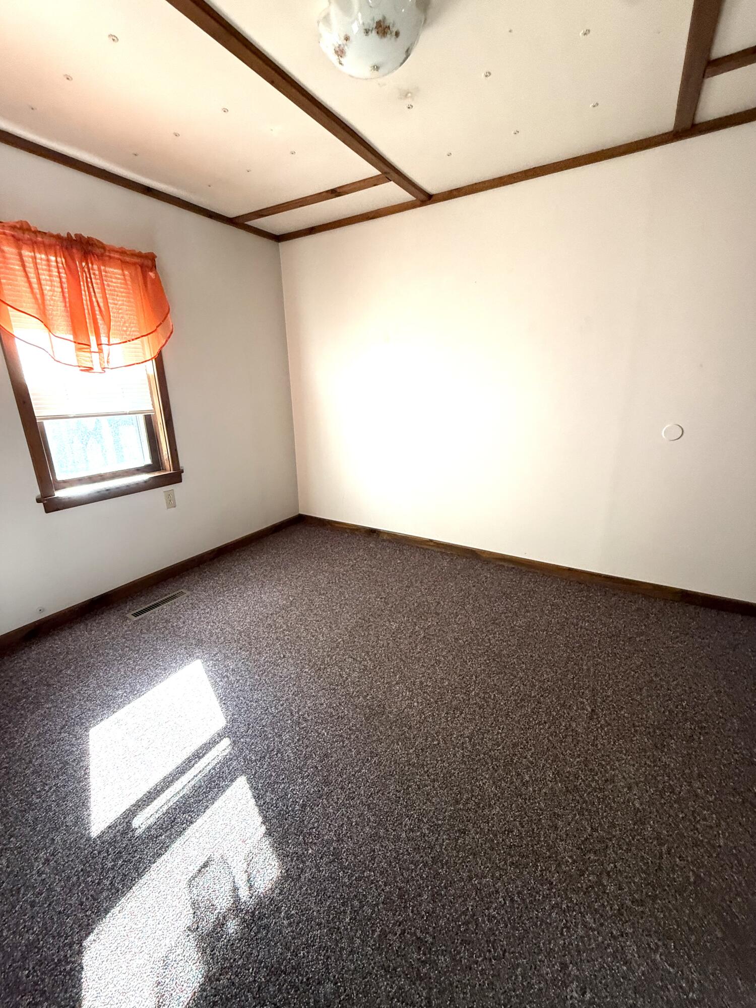 437 Rugar Street Plattsburgh, NY 12901 - Photo 4 of 17 Gallery Image 4