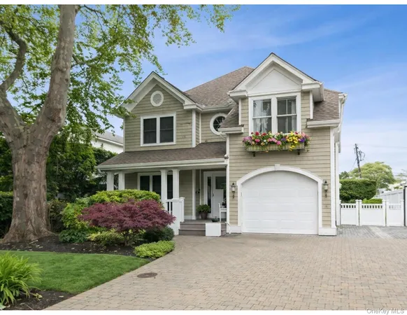 $1,299,999 | 71 Mc Cue Lane, Babylon, NY 11702