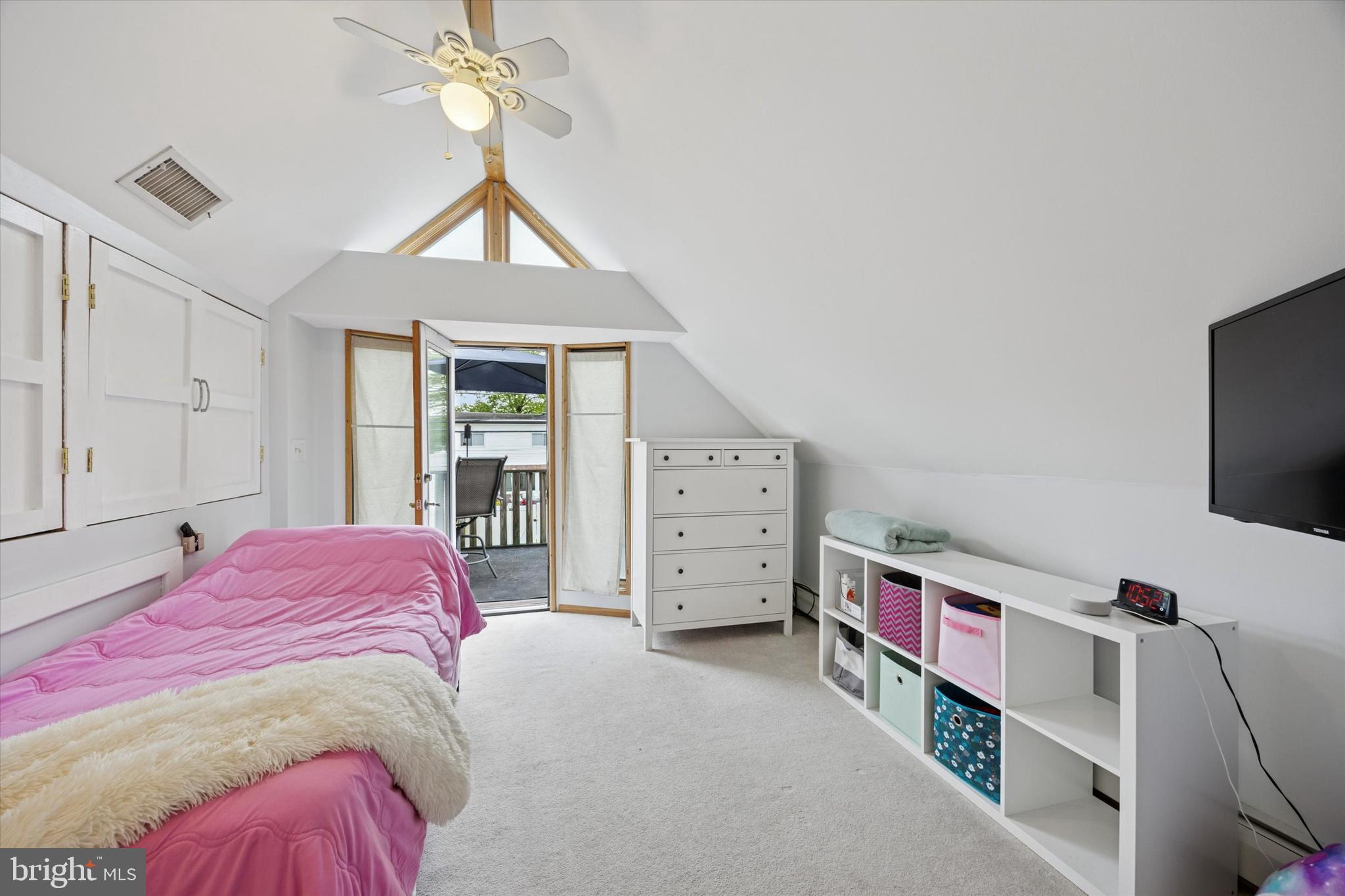 39 Smoketree Road Levittown, PA 19056 - Photo 14 of 24 Upper level Bedroom 3