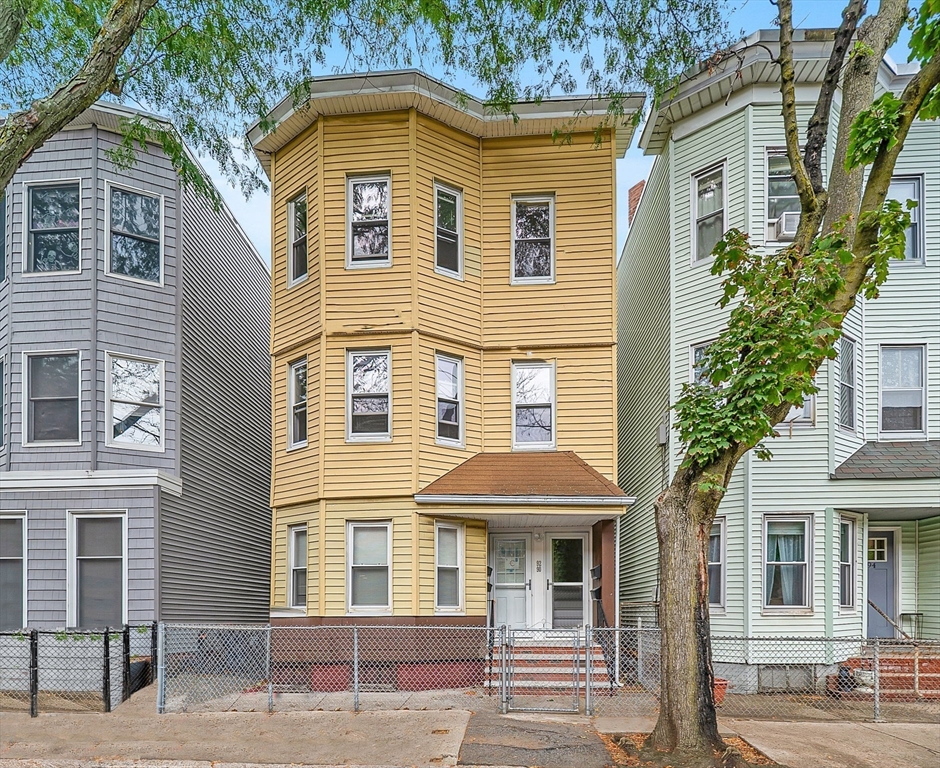 92 Willow Street, Unit 2 Cambridge, MA 02141 - Photo 2 of 20 a front view of a house