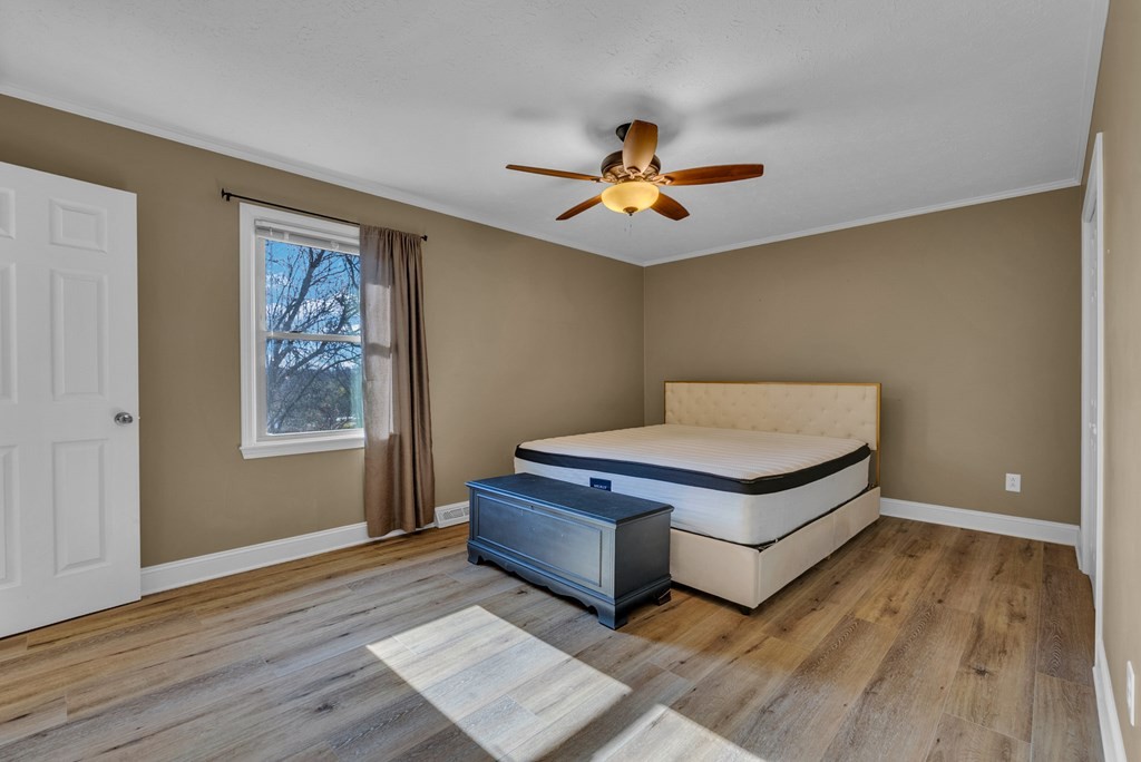 1868 Herbert Garrett Road Cookeville, TN 38506 - Photo 12 of 47 a room with a bed and a window