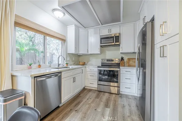 $669,000 | 23540 Lampara Drive, Valencia, CA 91355