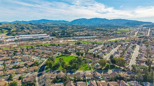 $669,000 | 23540 Lampara Drive, Valencia, CA 91355