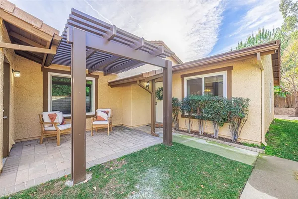 $669,000 | 23540 Lampara Drive, Valencia, CA 91355