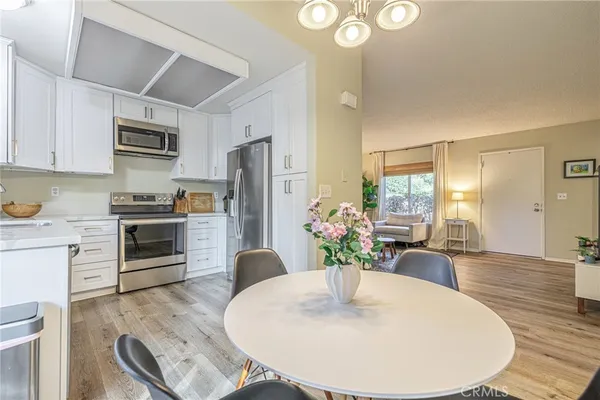 $669,000 | 23540 Lampara Drive, Valencia, CA 91355