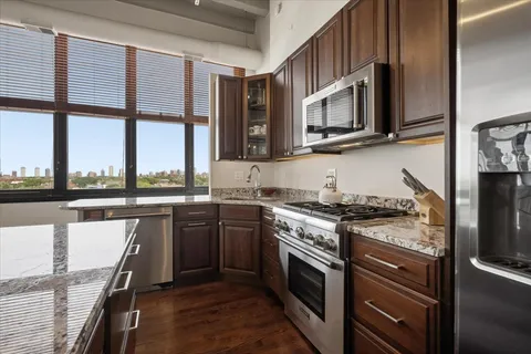 $599,900 | 1601 West School Street, Unit 502, Chicago, IL 60657