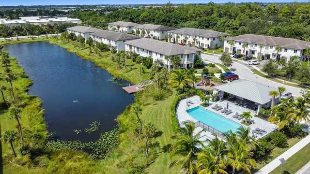 $529,000 | 1710 Pioneer Way, Royal Palm Beach, FL 33411