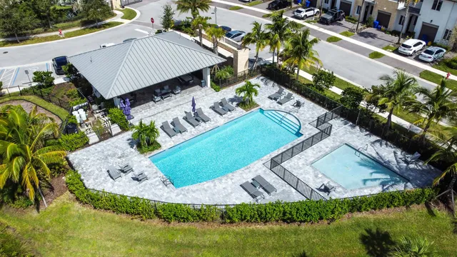 $529,000 | 1710 Pioneer Way, Royal Palm Beach, FL 33411