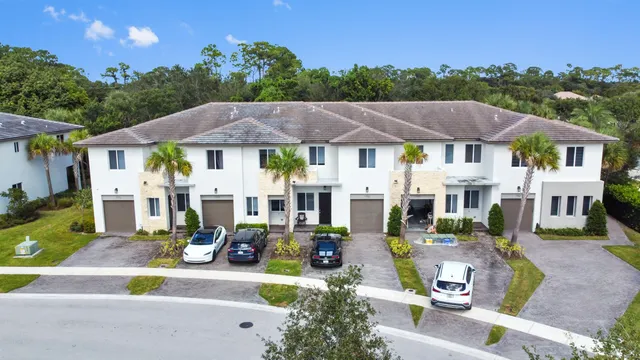 $529,000 | 1710 Pioneer Way, Royal Palm Beach, FL 33411