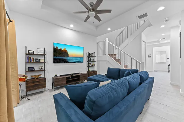 $529,000 | 1710 Pioneer Way, Royal Palm Beach, FL 33411