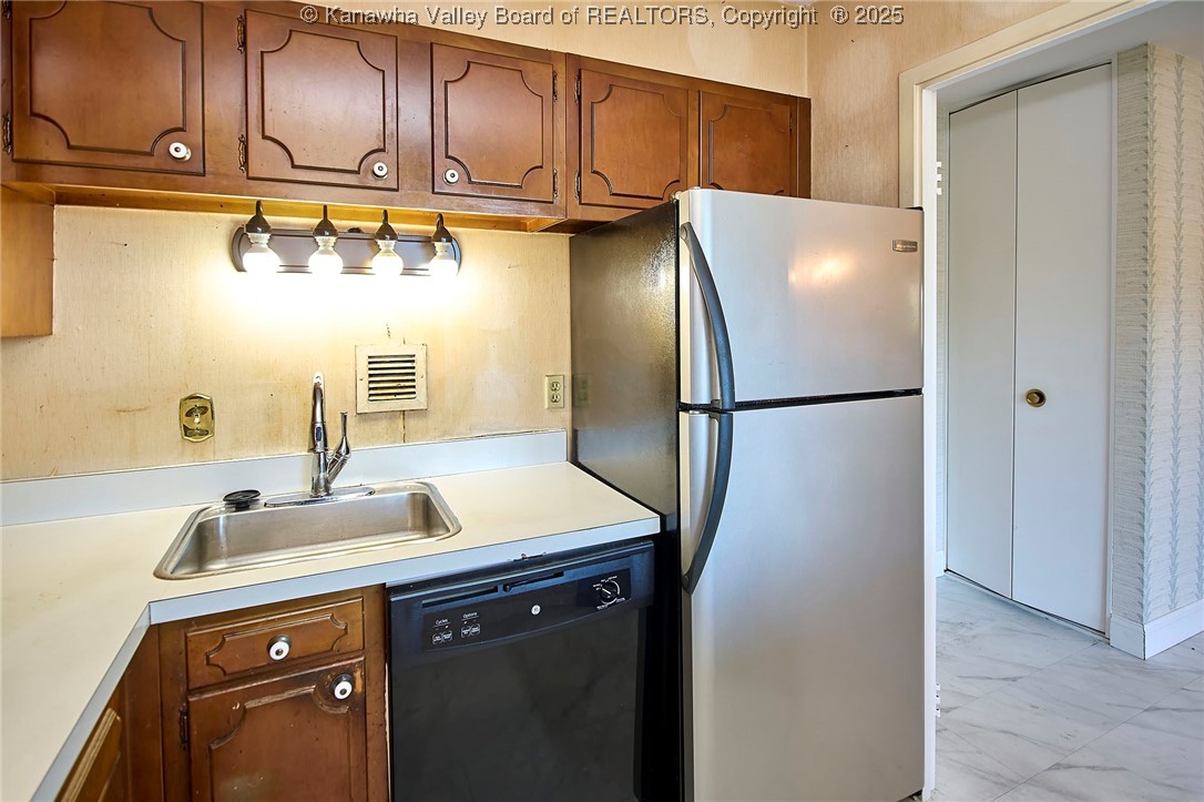 1800 Roundhill Road, Unit 1703 Charleston, WV 25314 - Photo 23 of 37 Gallery Image 23