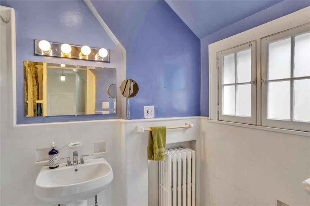 7543 Rosemary Road Pittsburgh, PA 15221 - Photo 21 of 39 2nd floor hall bath