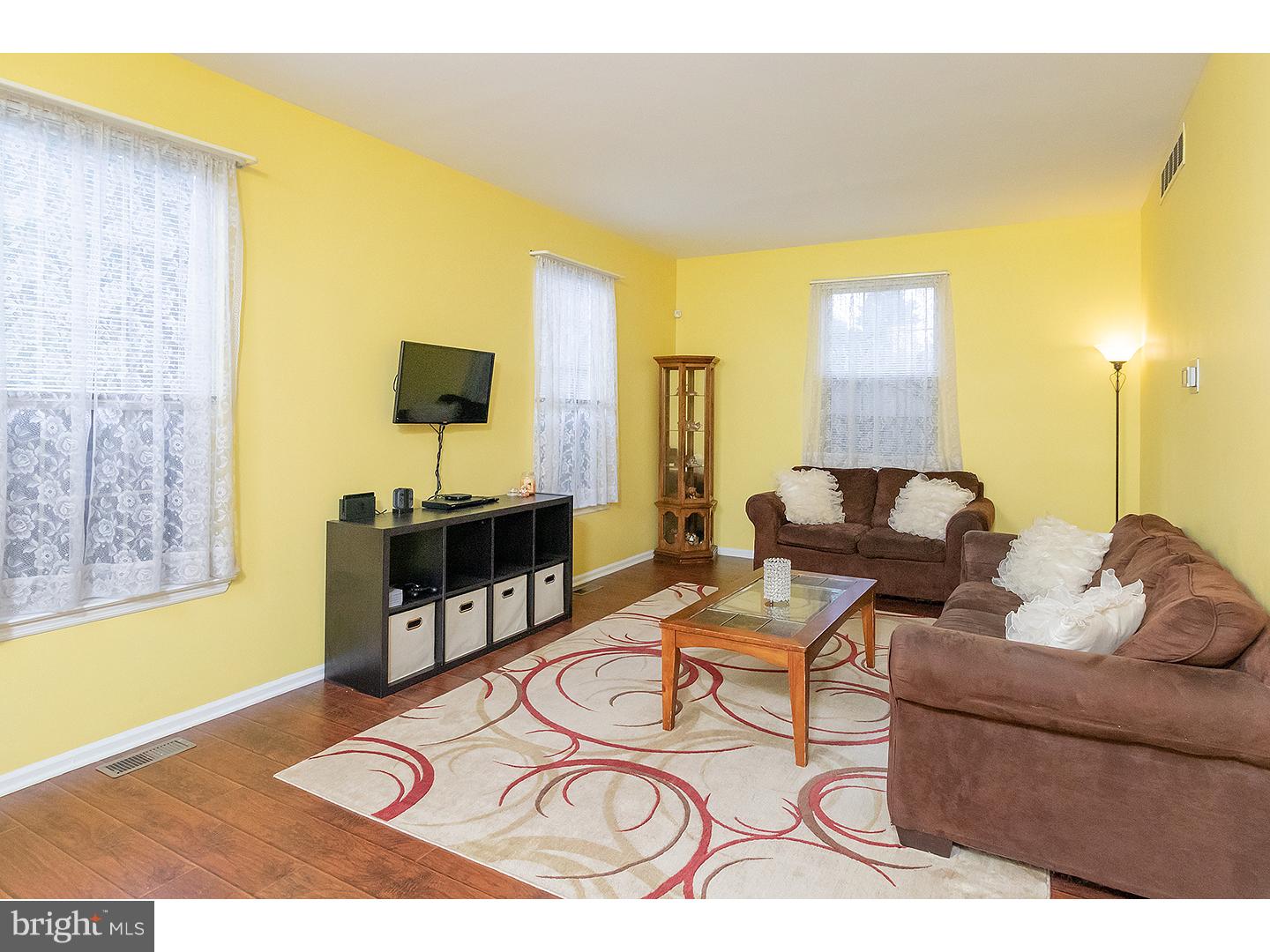 9 Teaberry Lane Delran, NJ 08075 - Photo 2 of 15 Gallery Image 2