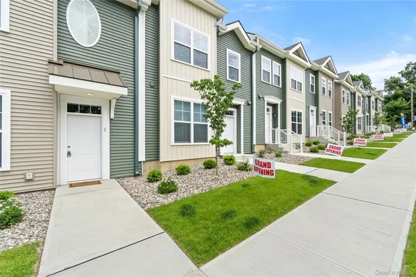 $2,850 | 75 Forester Avenue, Unit 114, Warwick, NY 10990