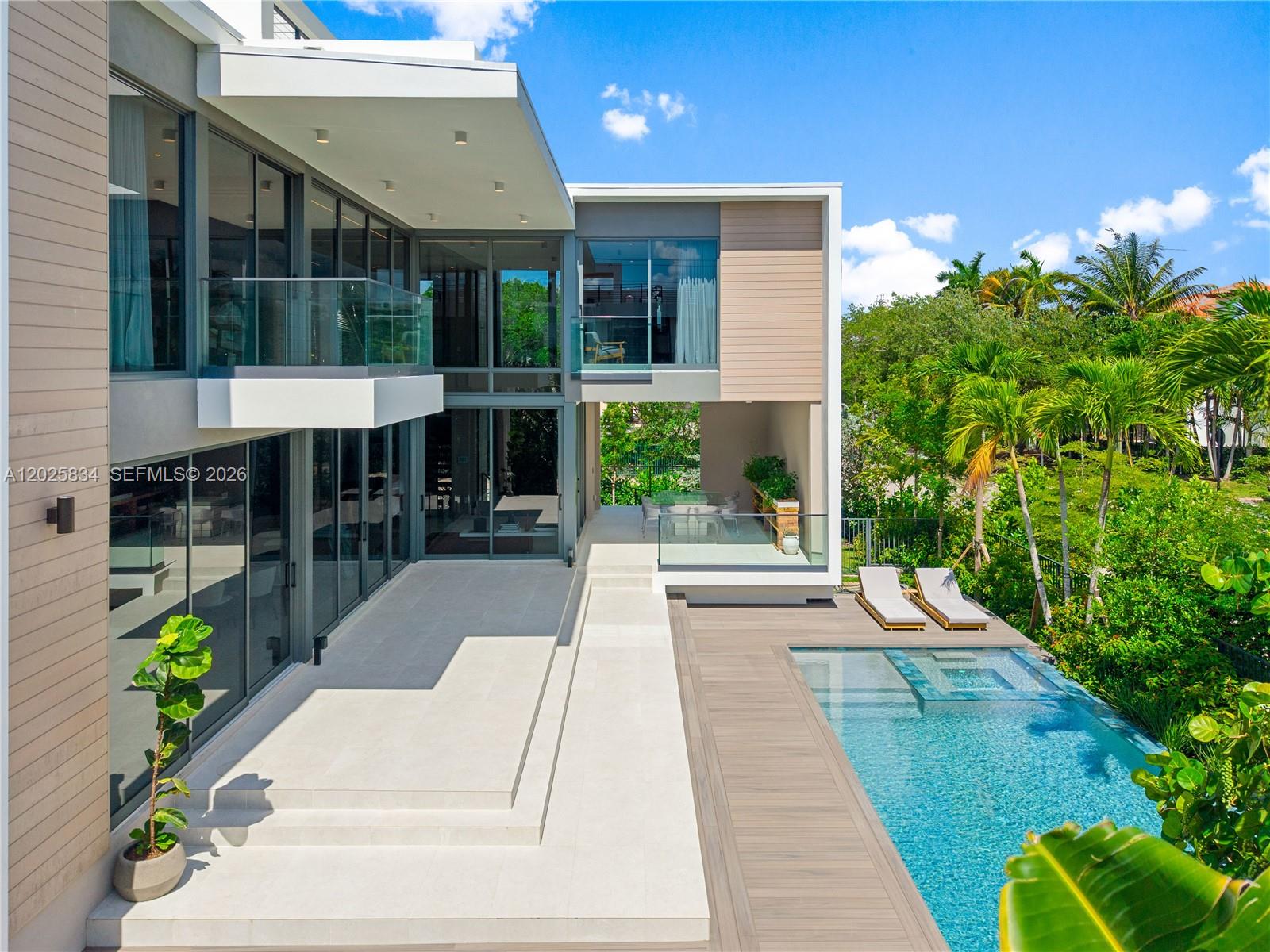571 Glenridge Road Key Biscayne, FL 33149 - Photo 5 of 50