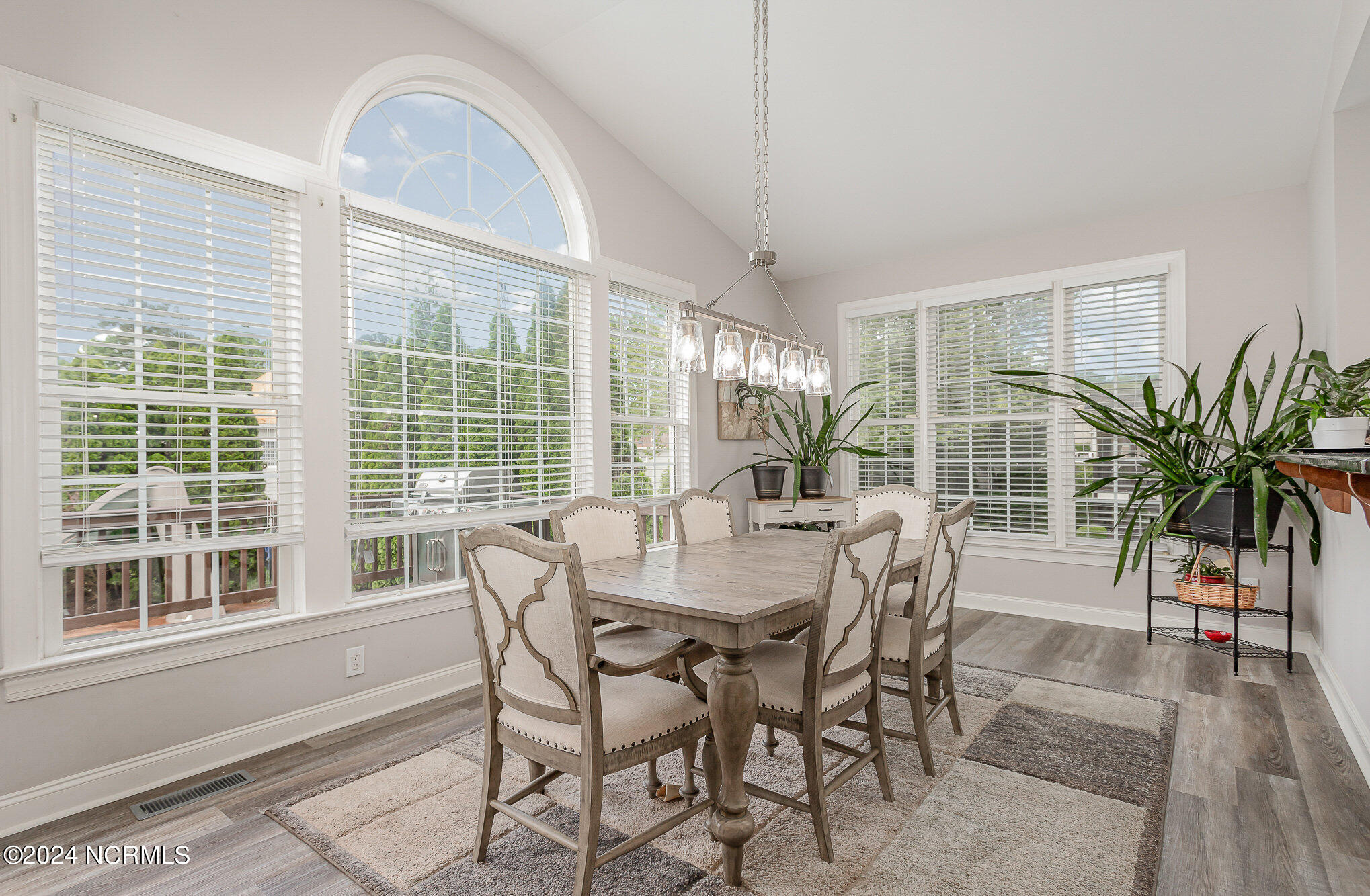 2620 Peachleaf Street Raleigh, NC 27614 - Photo 16 of 65 Breakfast Area