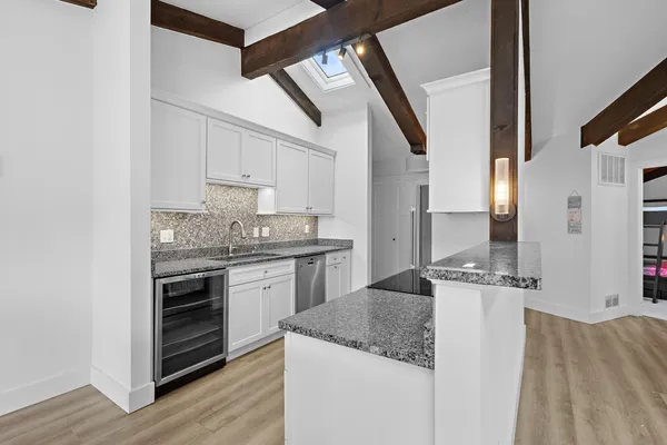 $385,000 | 800 Aspen Drive, Unit C5, Fontana, WI 53125