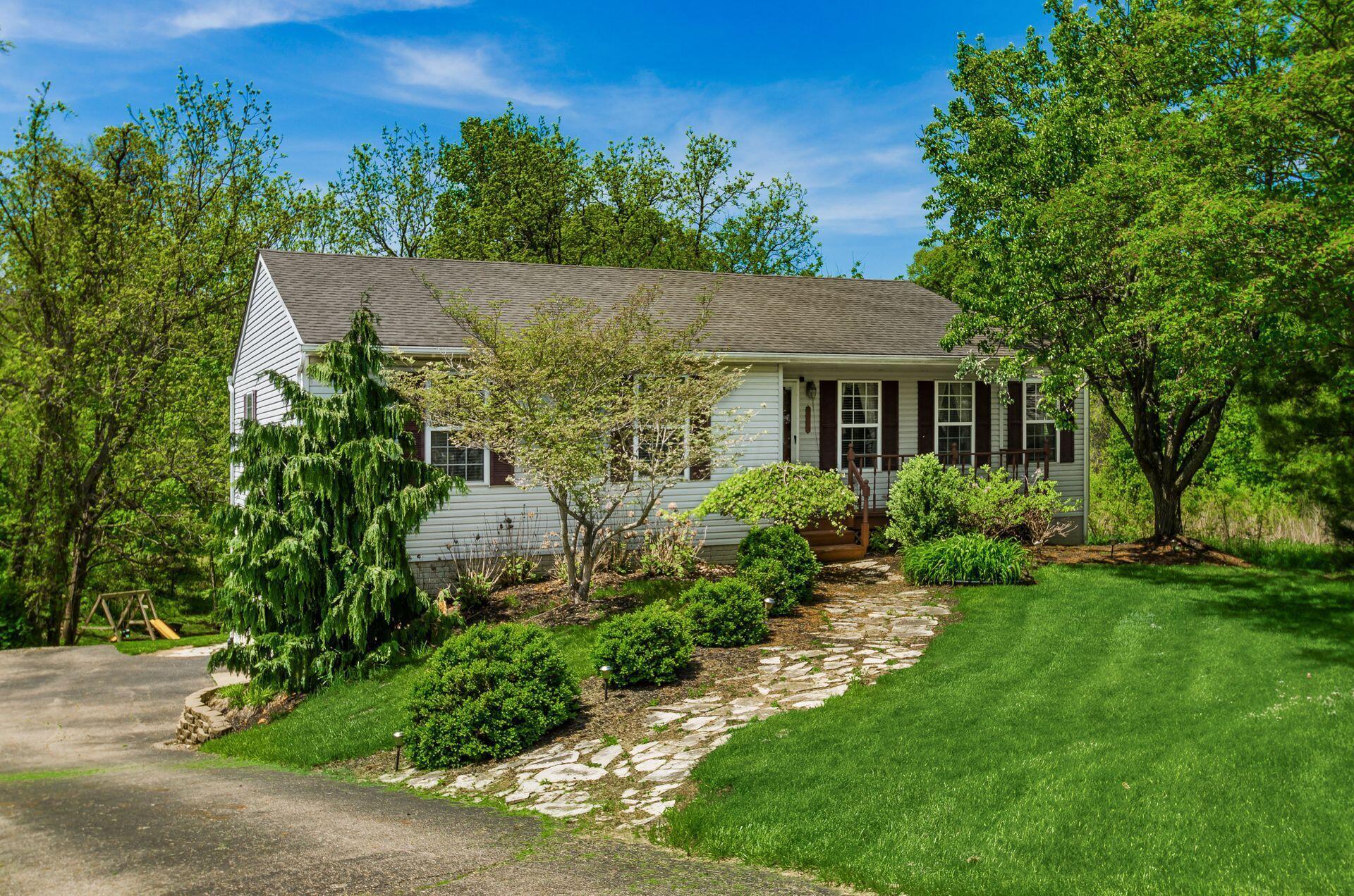 2002 Pleasantville Road Lancaster, OH 43130 - Photo 2 of 36 Welcome home!