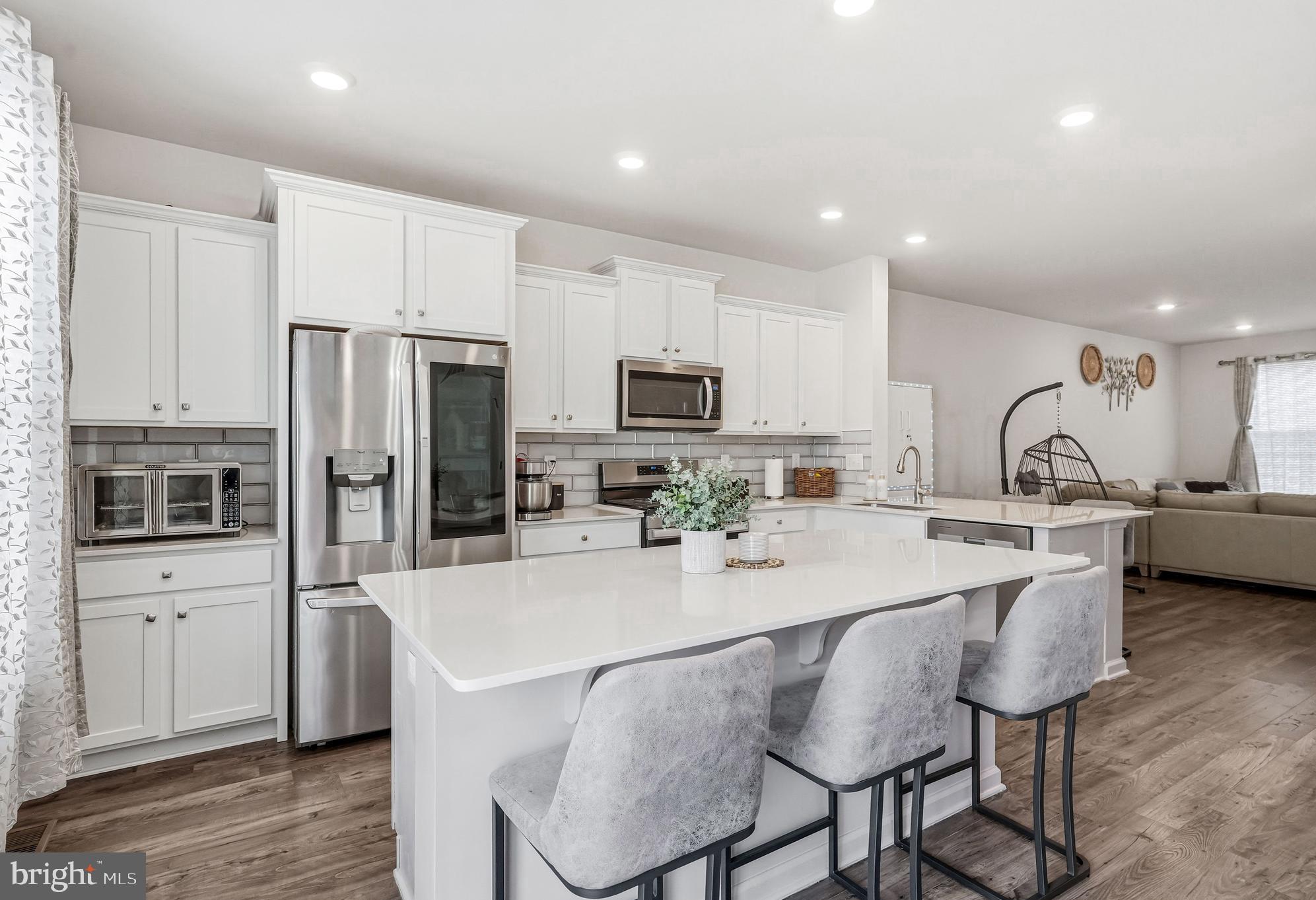 22 Cardinal Way Raritan, NJ 08869 - Photo 9 of 39