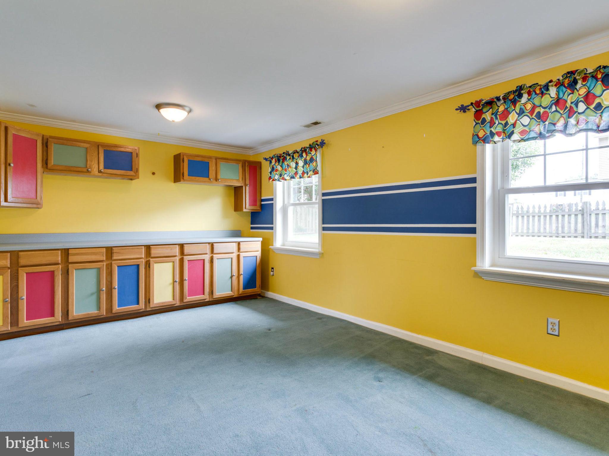 415 Rockway Road Catonsville, MD 21228 - Photo 21 of 30 a large room with windows