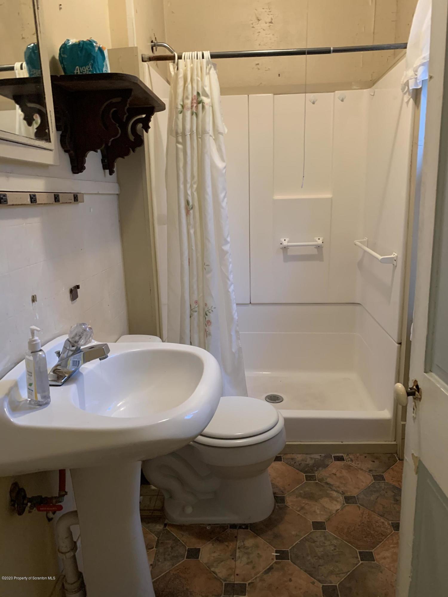 1635 Cortez Road Lake Ariel, PA 18436 - Photo 12 of 15 Full Bathroom