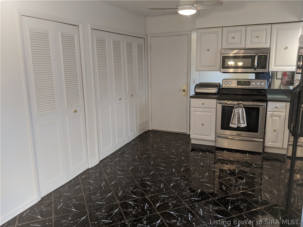 1232 Reeds Lane Jeffersonville, IN 47130 - Photo 6 of 21 Gallery Image 6
