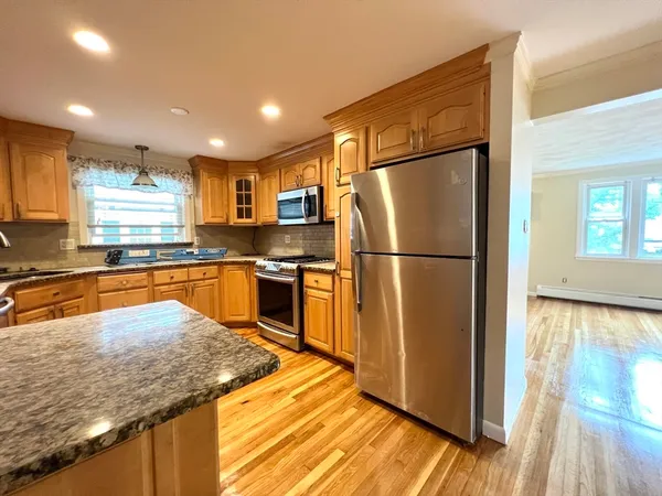 $3,600 | 83 Ralph Street, Unit 1, Watertown, MA 02472