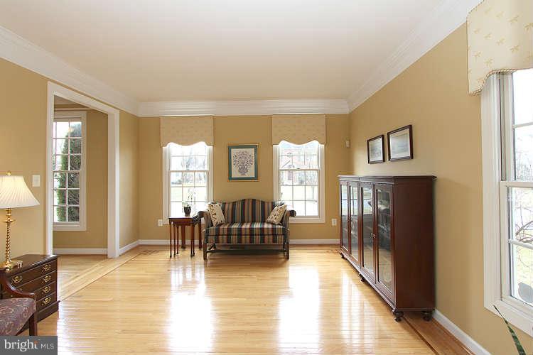 4619 Brightwood Road Olney, MD 20832 - Photo 7 of 30 Bright living room
