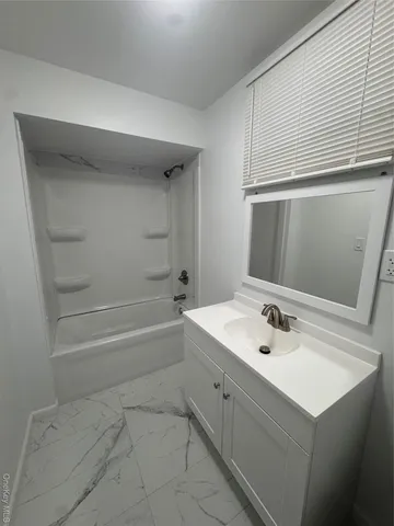 $3,753 | 516 Morris Park Avenue, Unit 2 | Van Nest