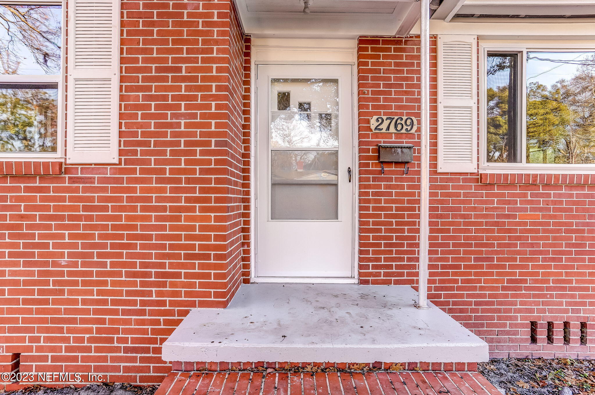 2769 Merwyn Road Jacksonville, FL 32207 - Photo 5 of 38 4-web-or-mls-LR_2769_Merwyn_Rd_AA-4