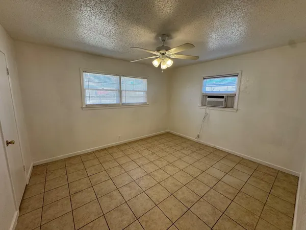 $750 | 2208 35th Street, Unit B, Lubbock, TX 79412