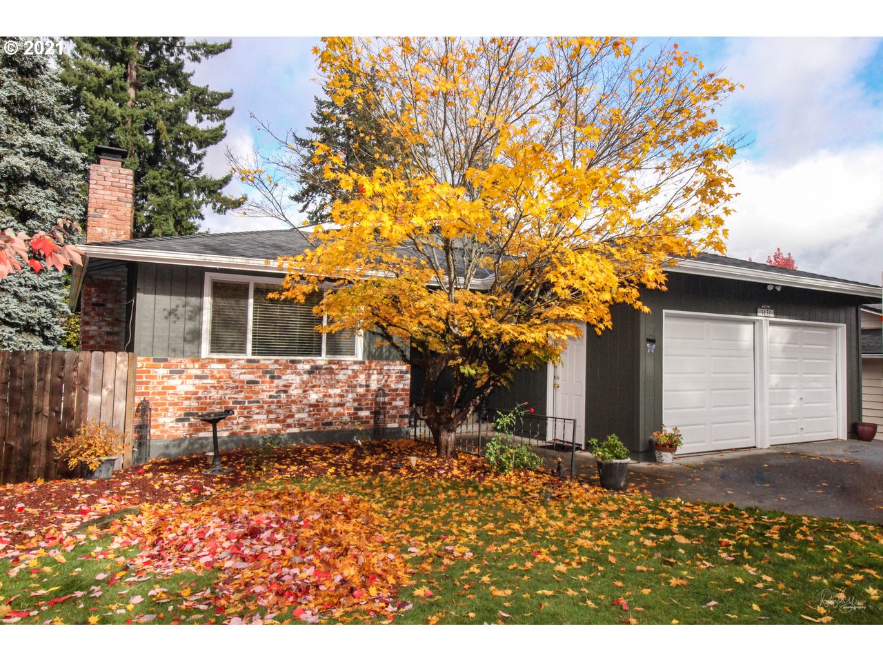 5131 Southwest Freeman Court Portland, OR 97219 - Photo 1 of 32 Gallery Image 1
