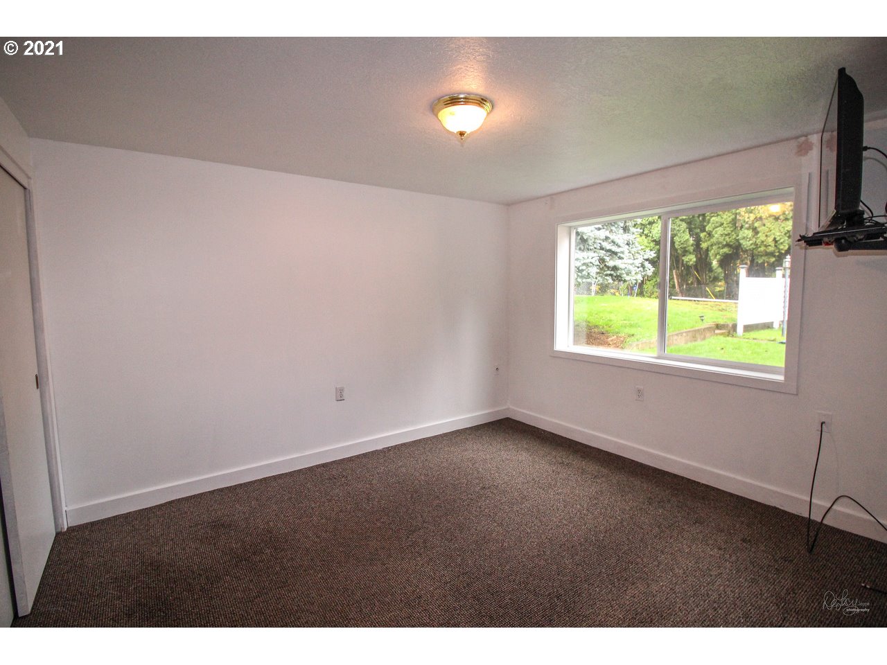 5131 Southwest Freeman Court Portland, OR 97219 - Photo 22 of 32 Gallery Image 22