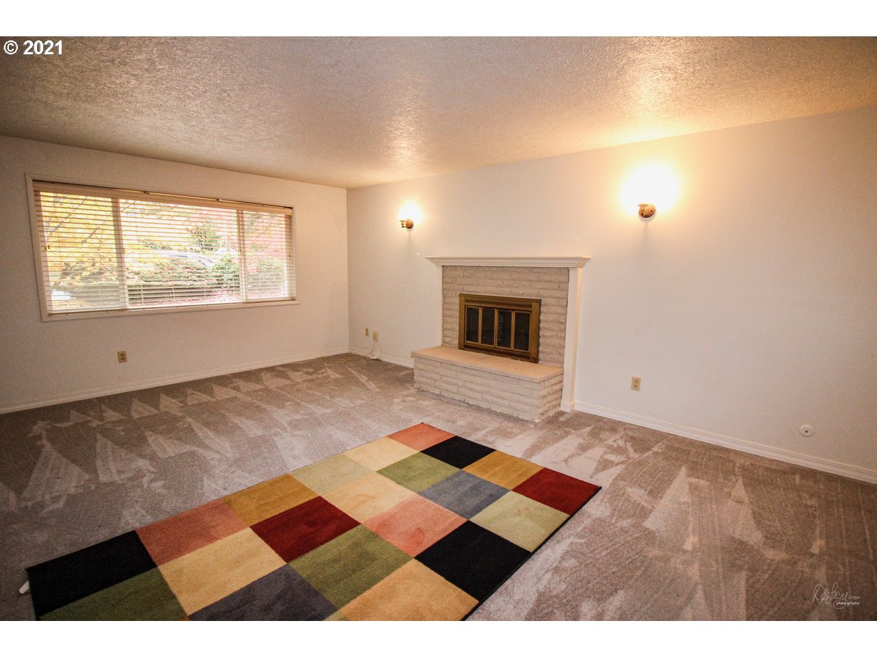 5131 Southwest Freeman Court Portland, OR 97219 - Photo 4 of 32 Gallery Image 4